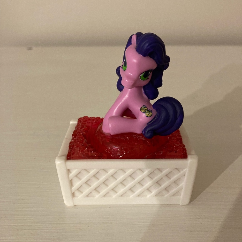 McDonald's Happy Meal 2007 My Little Pony Set of Four Toys - Picture 2 of 5